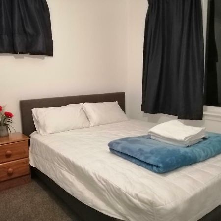 Homestay Double Room, Near The City Center Christchurch Exteriör bild