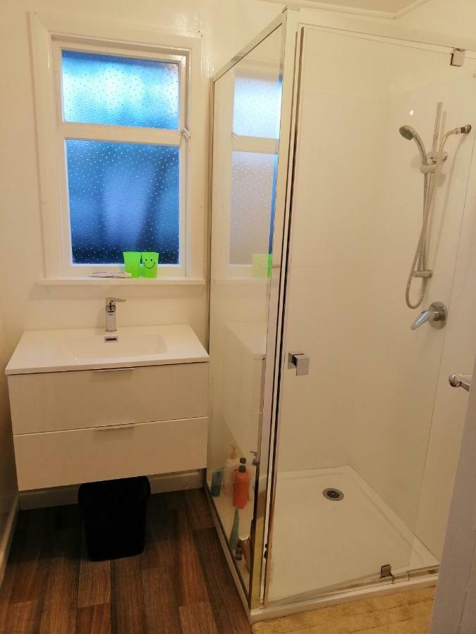 Homestay Double Room, Near The City Center Christchurch Exteriör bild